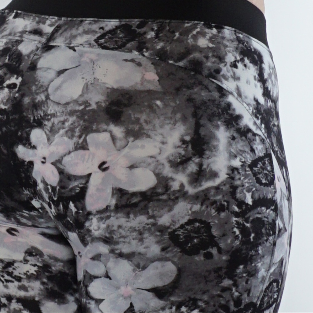 Super soft Leggings with mesh capri - Picture 3 of 3